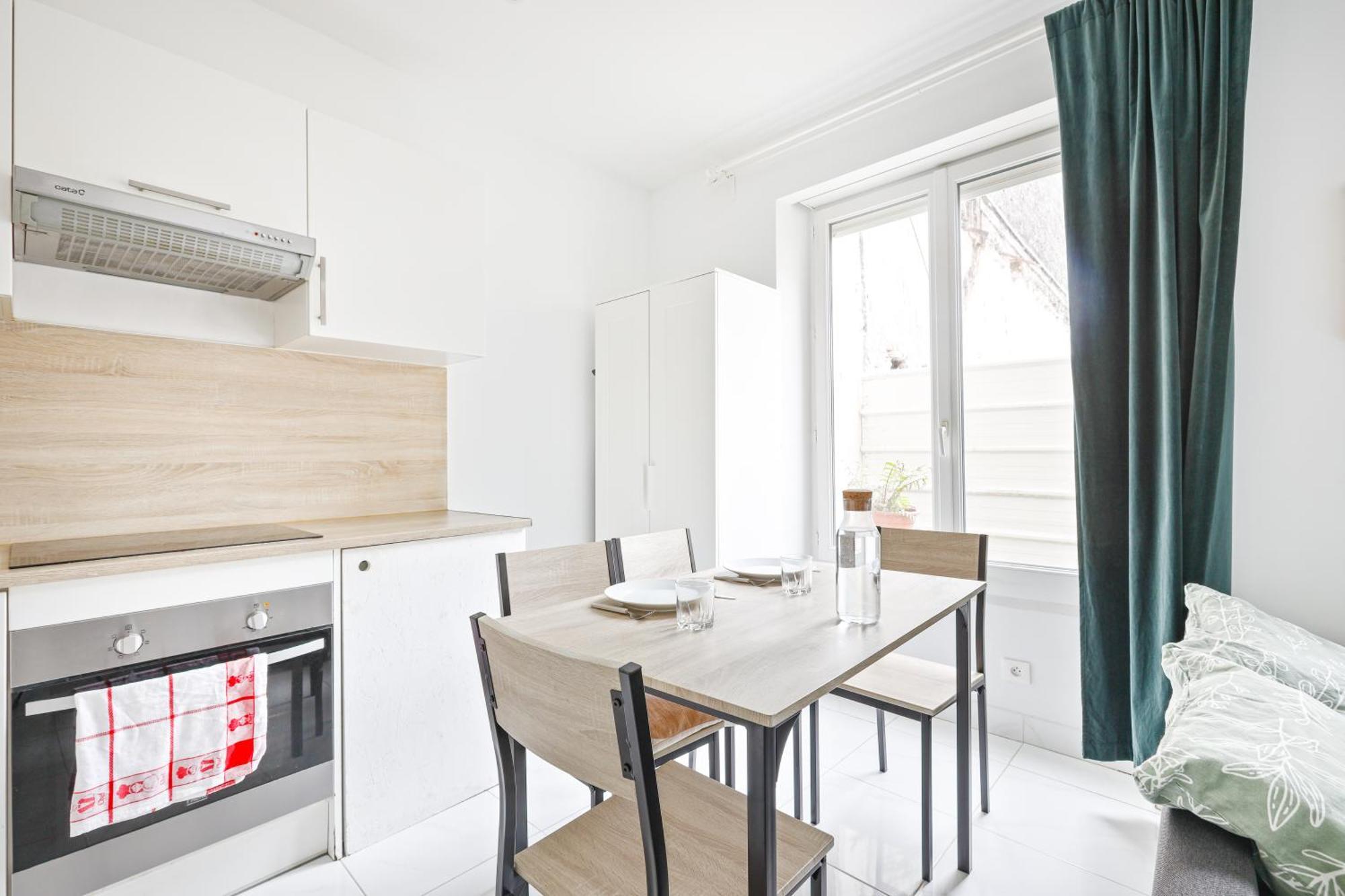 A Stopover In Oberkampf * Parigi